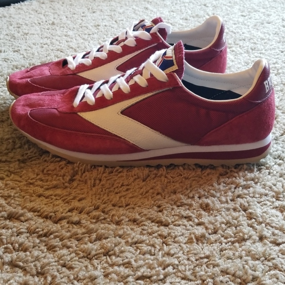 *LIKE NEW* Brooks Running Shoes
